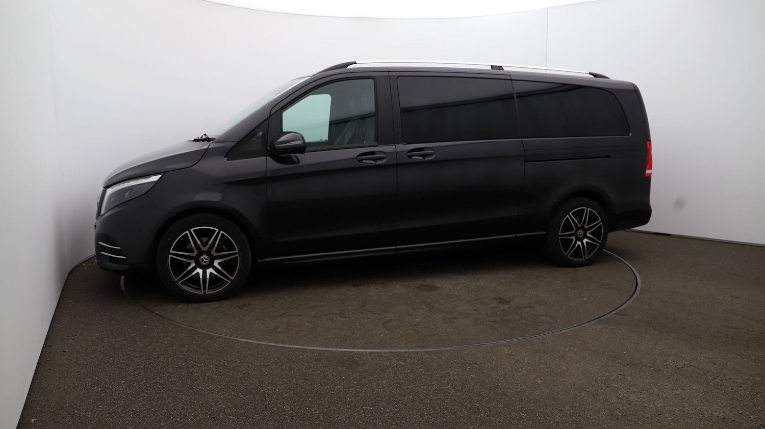 Used Mercedes-Benz V-Class 2023 for sale - 76812795: Photo 59