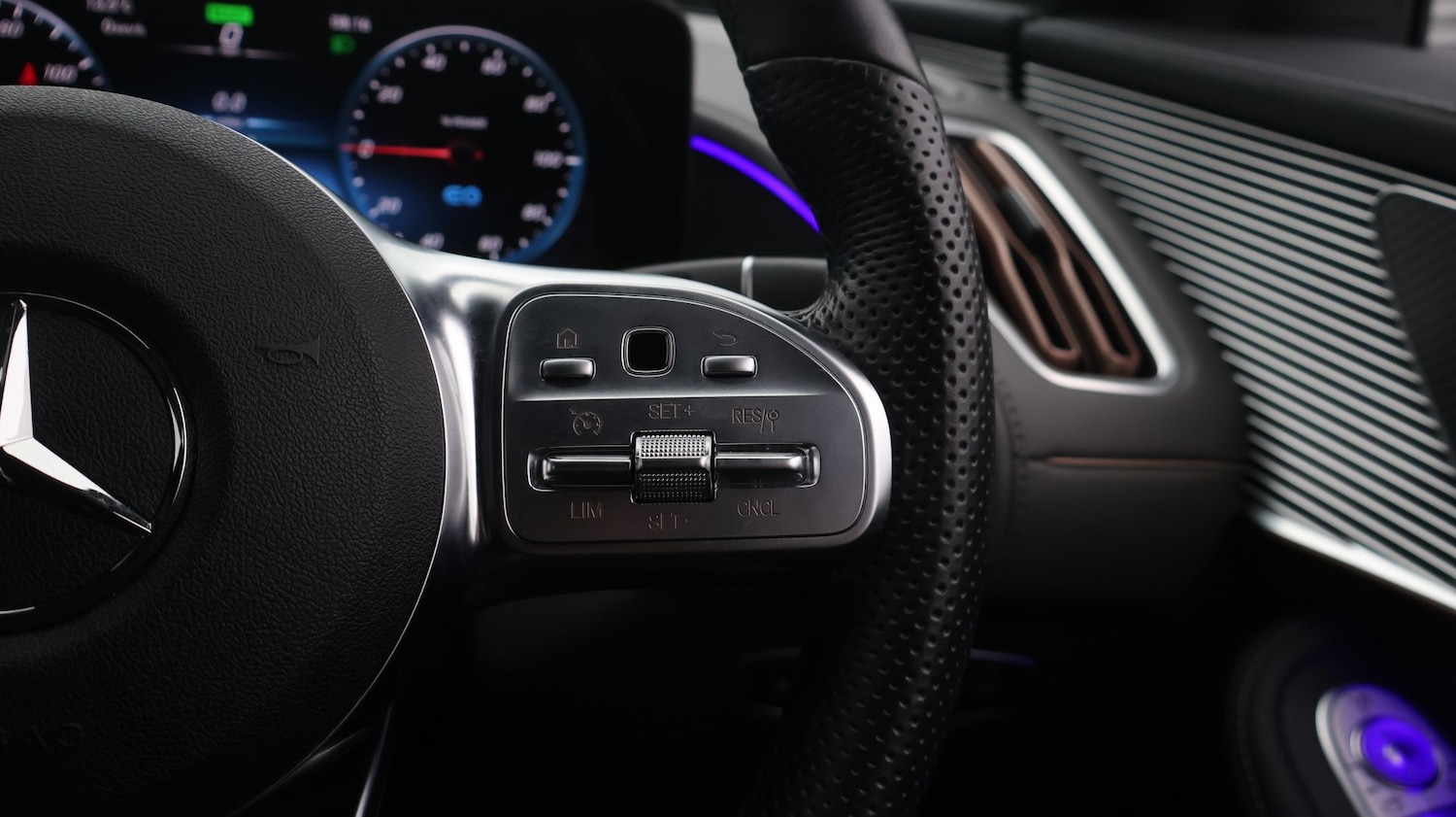 Used Mercedes-Benz EQC 2023 for sale - 77618670: Photo 27