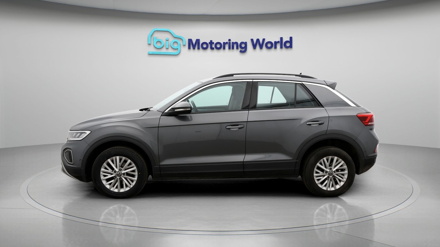 Used Volkswagen T-Roc 2023 for sale - 77283965: Photo 4
