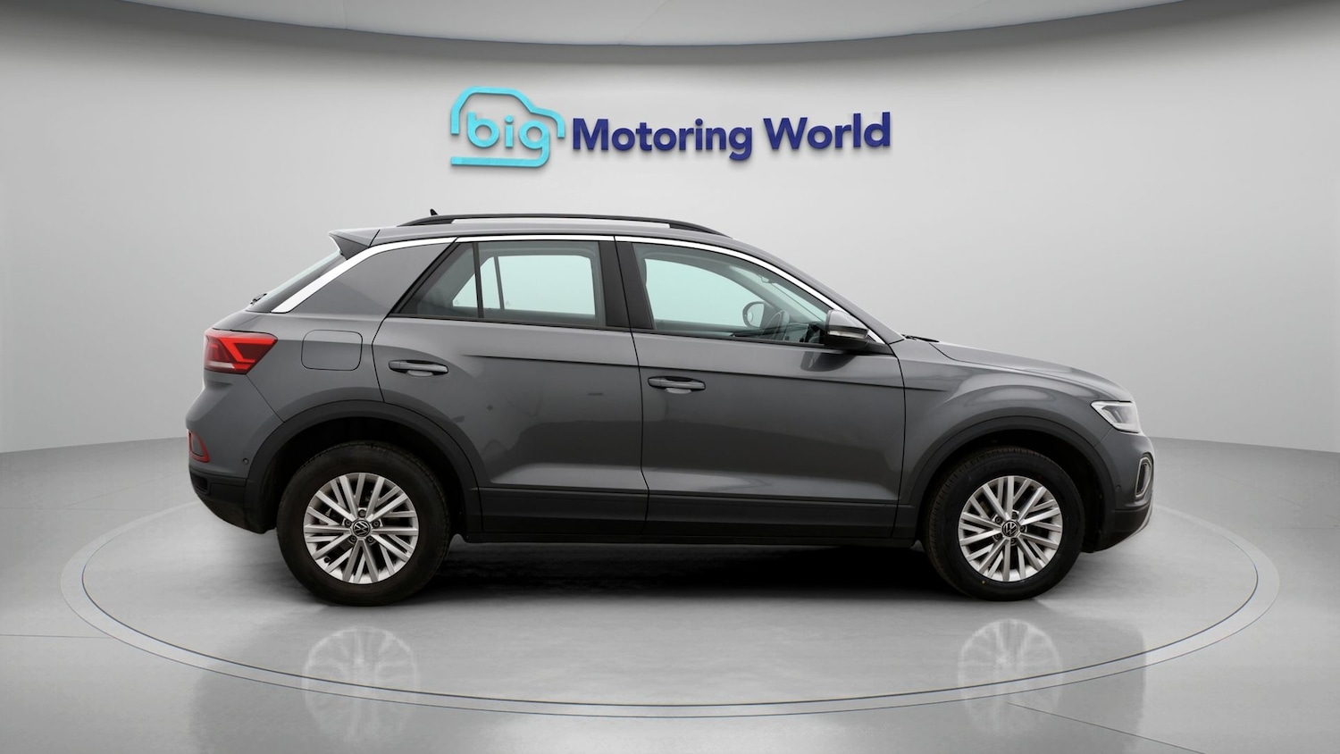 Used Volkswagen T-Roc 2023 for sale - 77283965: Photo 8