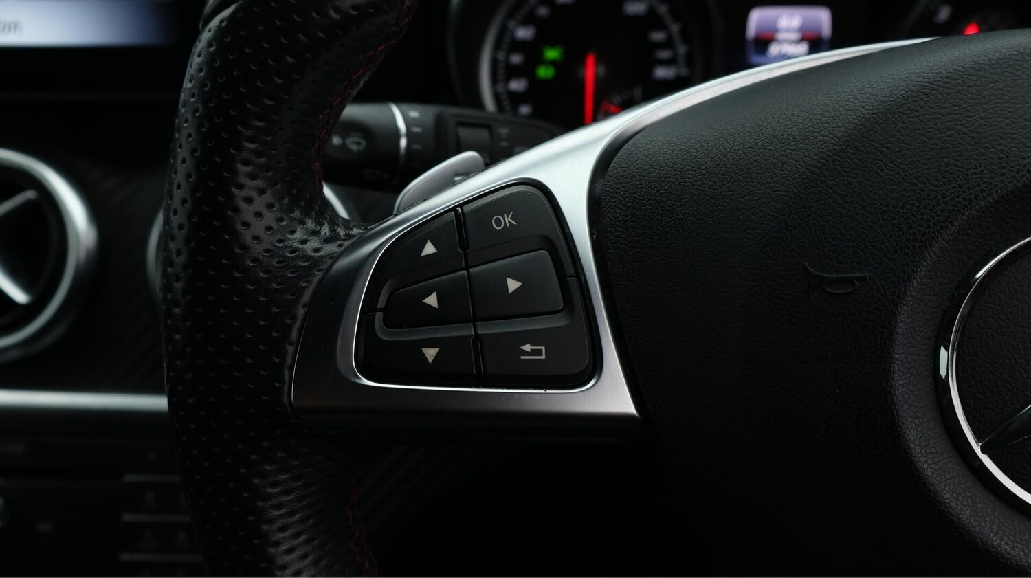 Used Mercedes-Benz A-Class 2018 for sale - 76561980: Photo 25