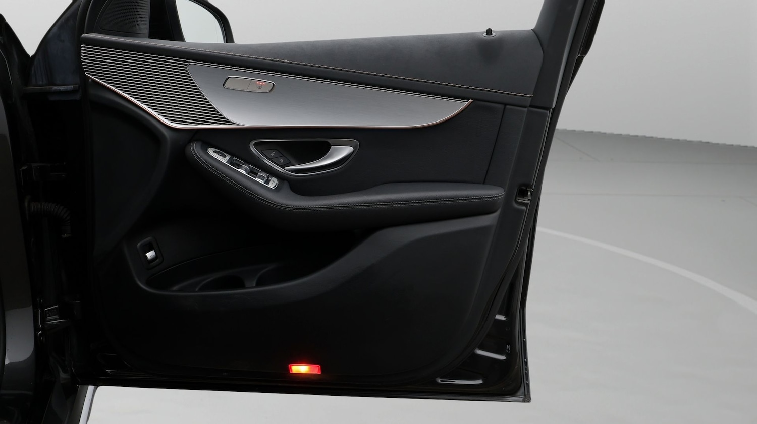 Used Mercedes-Benz EQC 2022 for sale - 77653574: Photo 15