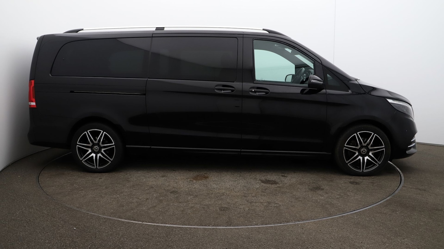 Used Mercedes-Benz V-Class 2023 for sale - 76812798: Photo 43