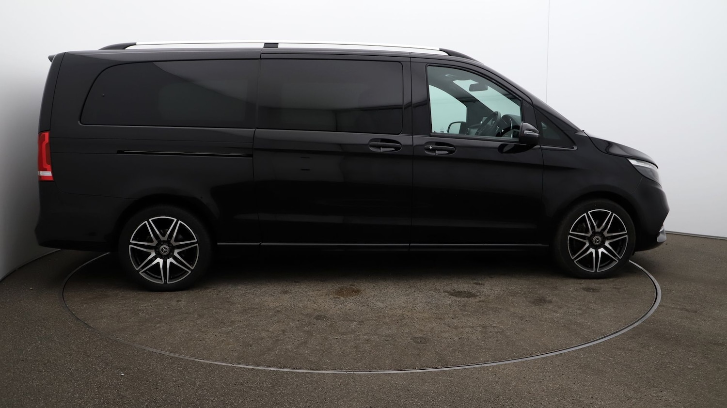 Used Mercedes-Benz V-Class 2023 for sale - 76812798: Photo 44