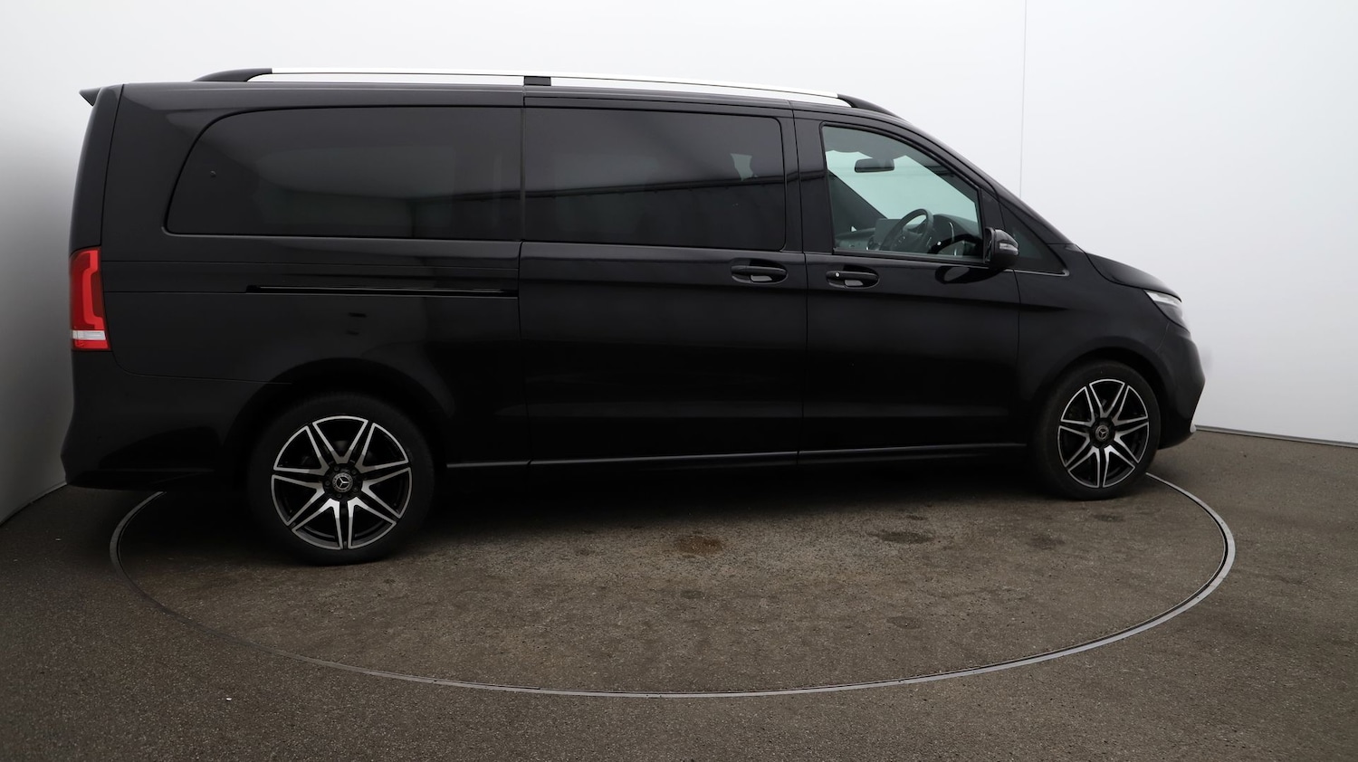 Used Mercedes-Benz V-Class 2023 for sale - 76812798: Photo 45