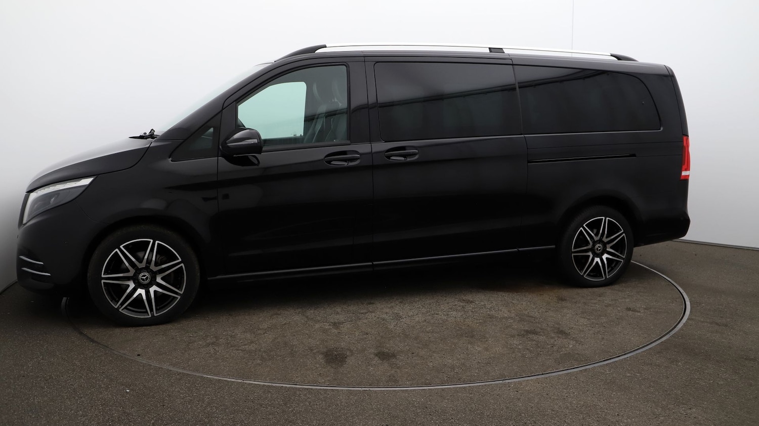 Used Mercedes-Benz V-Class 2023 for sale - 76812798: Photo 60