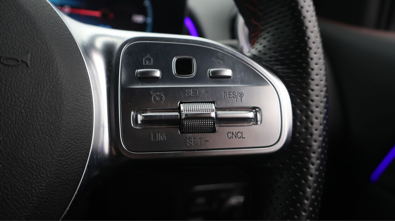 Used Mercedes-Benz EQB for sale - 77542576: Photo 25