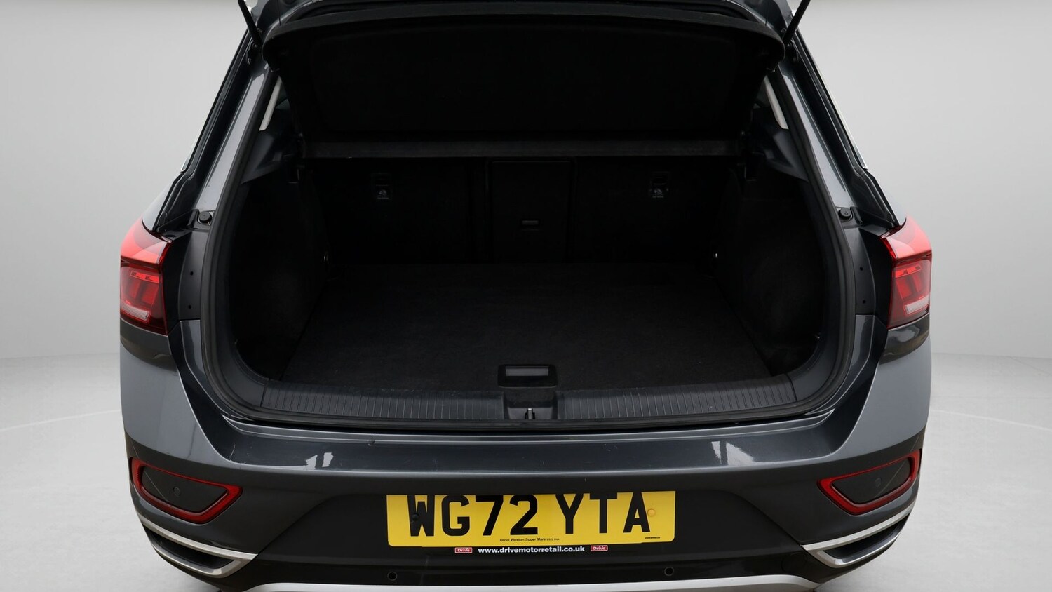 Used Volkswagen T-Roc 2023 for sale - 77746698: Photo 17