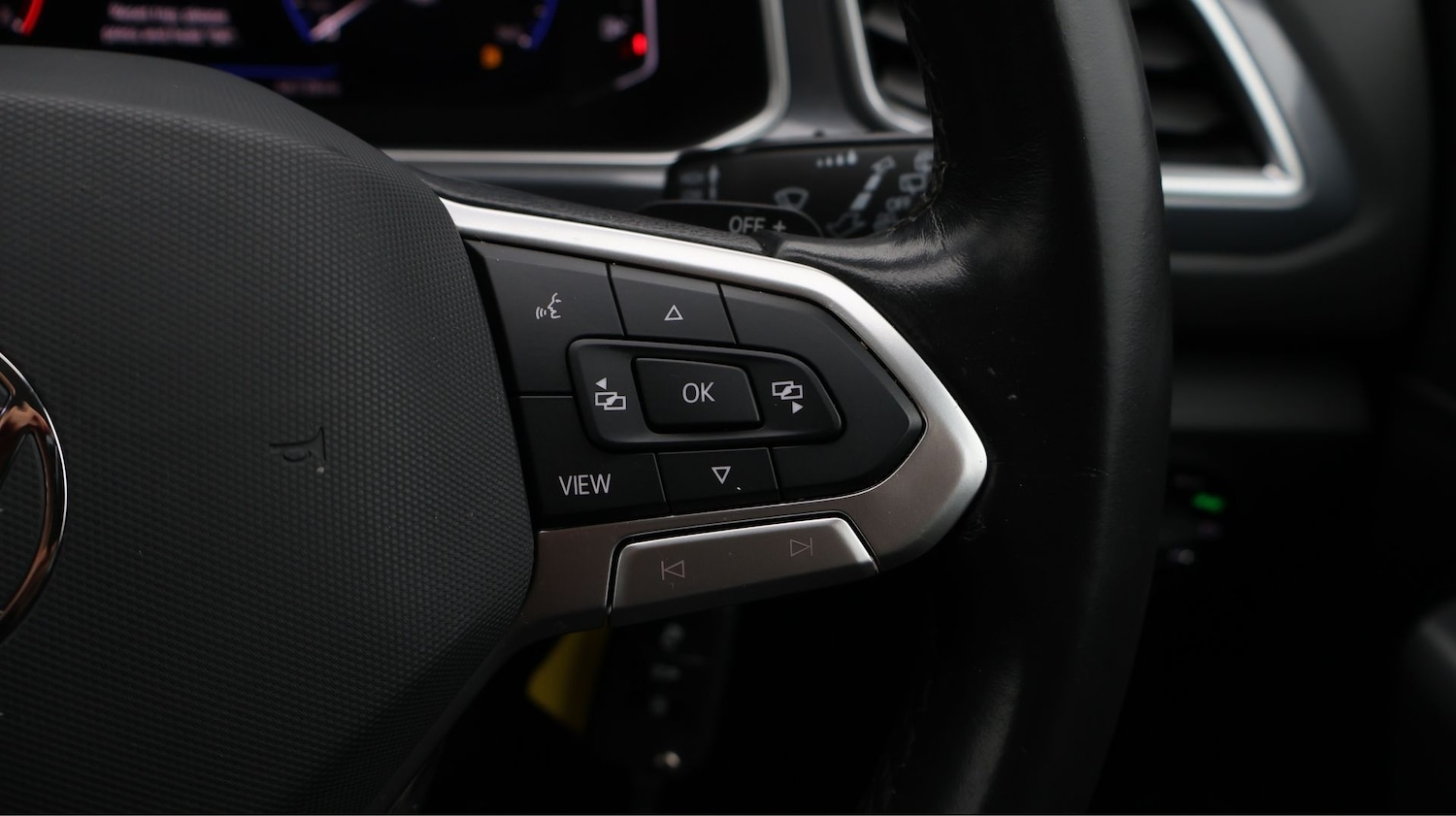 Used Volkswagen T-Roc 2023 for sale - 77746698: Photo 24