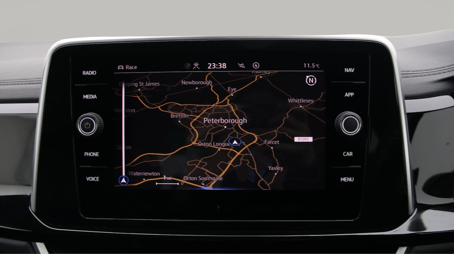 Used Volkswagen T-Roc 2023 for sale - 77272492: Photo 11