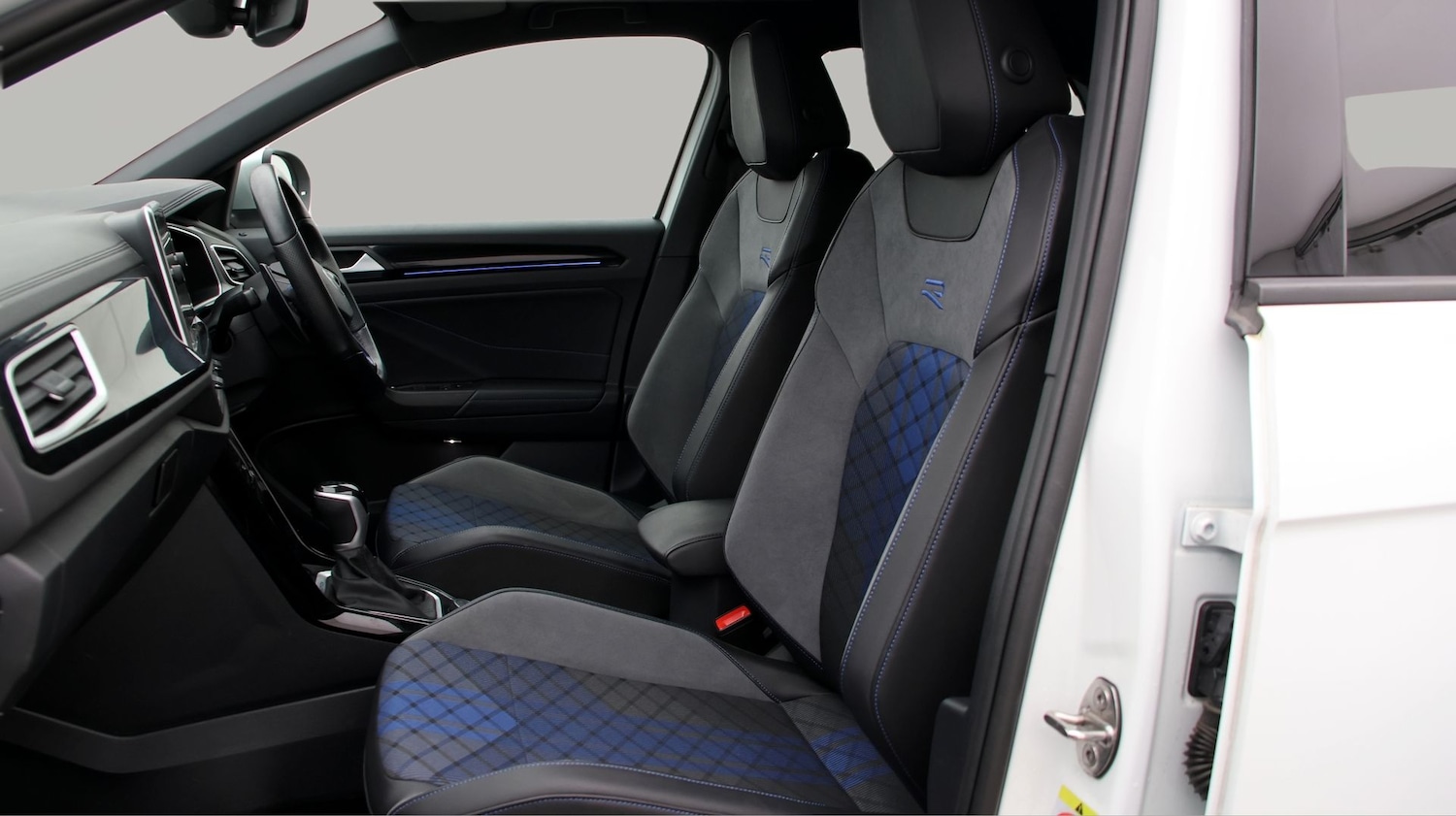 Used Volkswagen T-Roc 2023 for sale - 77272492: Photo 14