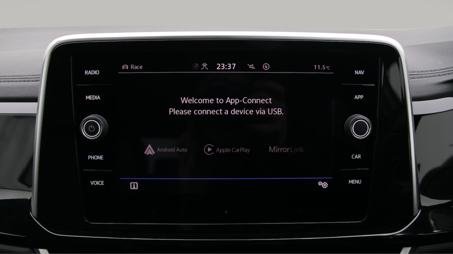 Used Volkswagen T-Roc 2023 for sale - 77272492: Photo 22