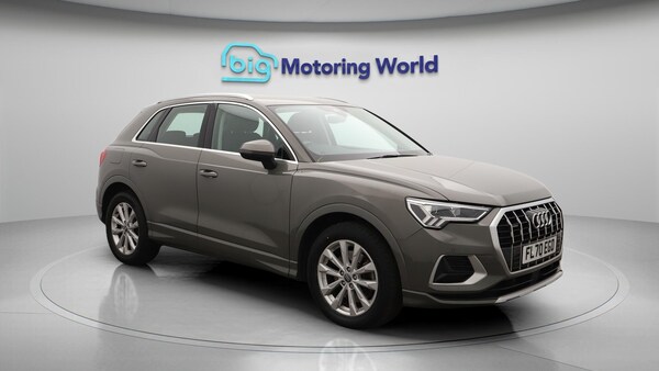 Used Audi Q3 2020 for sale - 76307784: Photo 2