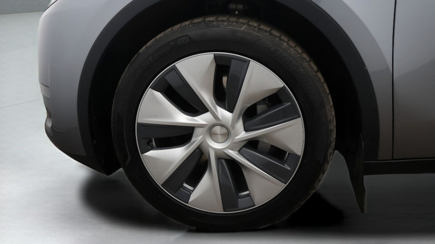 Used Tesla Model Y 2024 for sale - 77365519: Photo 18