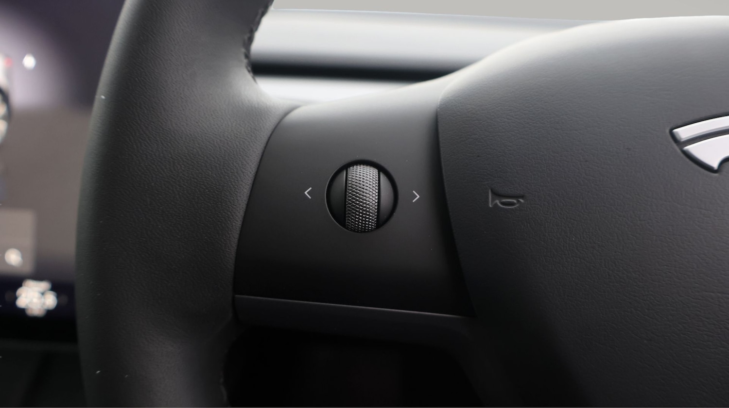 Used Tesla Model Y 2024 for sale - 77365519: Photo 25