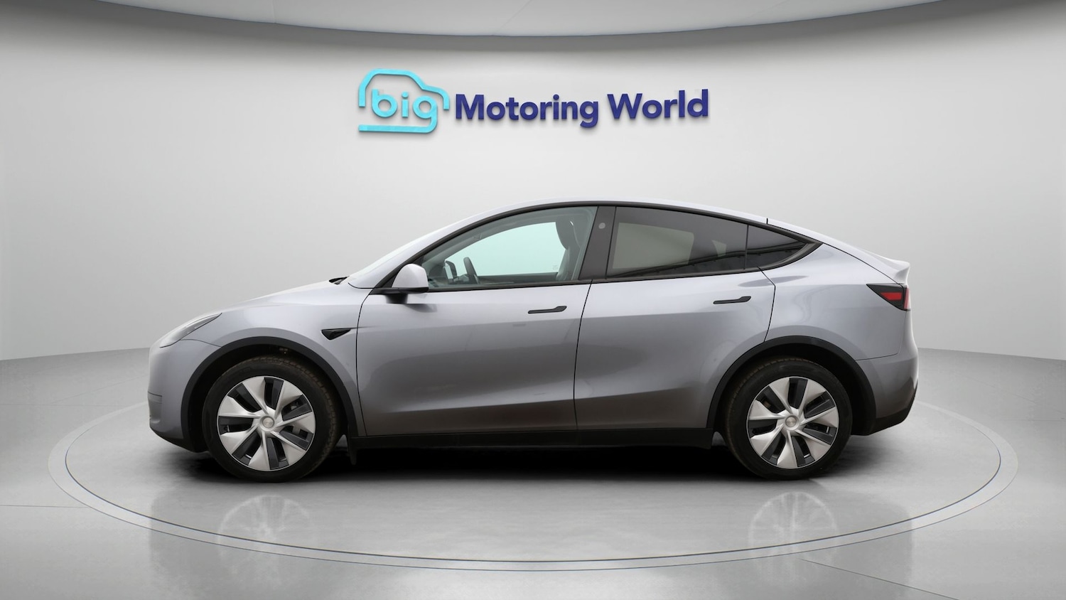 Used Tesla Model Y 2024 for sale - 77365519: Photo 4