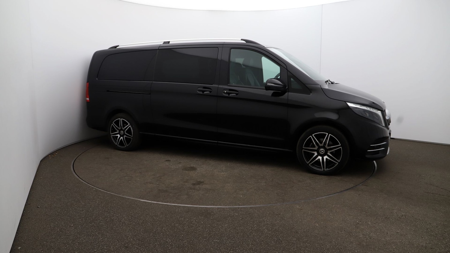 Used Mercedes-Benz V-Class 2023 for sale - 76812797: Photo 39