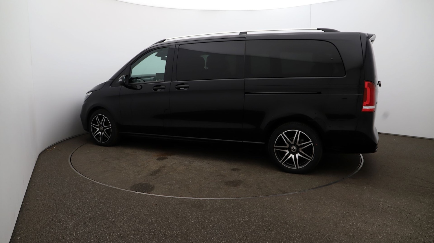 Used Mercedes-Benz V-Class 2023 for sale - 76812797: Photo 40