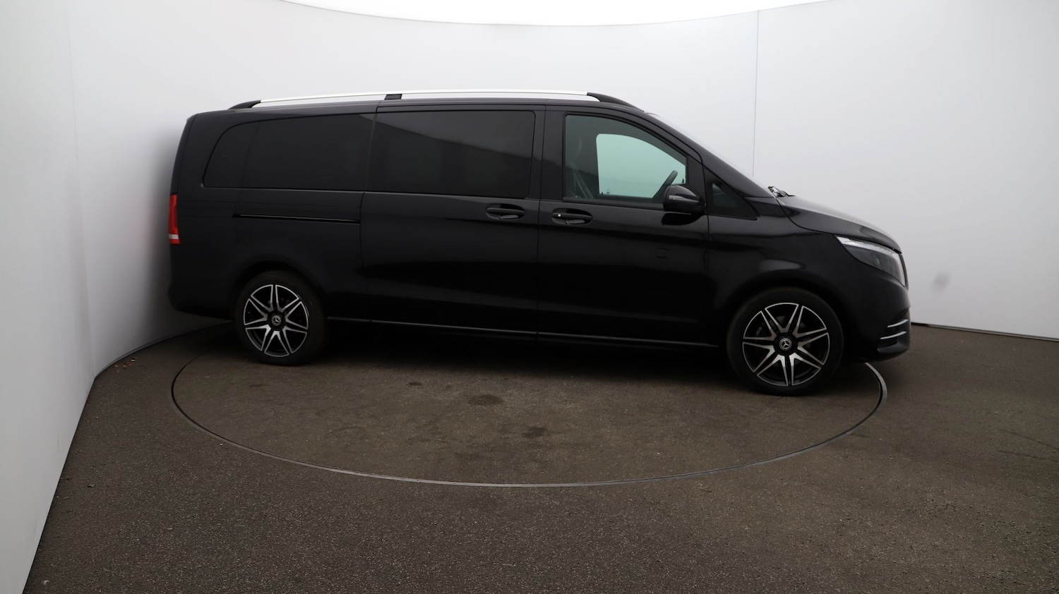 Used Mercedes-Benz V-Class 2023 for sale - 76812797: Photo 41