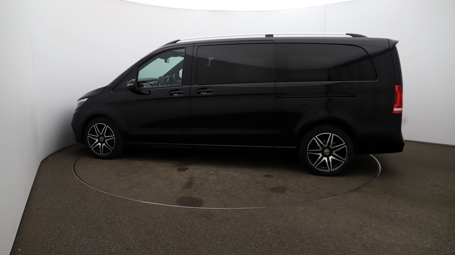 Used Mercedes-Benz V-Class 2023 for sale - 76812797: Photo 51