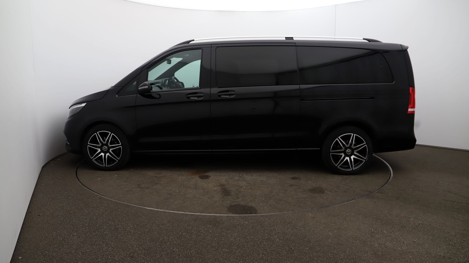 Used Mercedes-Benz V-Class 2023 for sale - 76812797: Photo 57