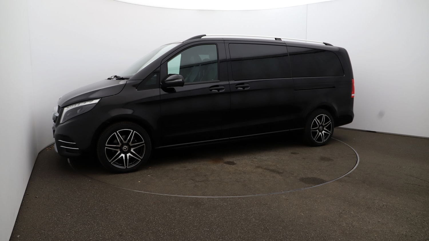 Used Mercedes-Benz V-Class 2023 for sale - 76812797: Photo 60