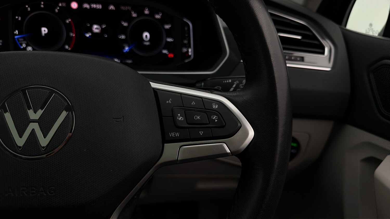 Used Volkswagen Tiguan 2022 for sale - 77945615: Photo 23