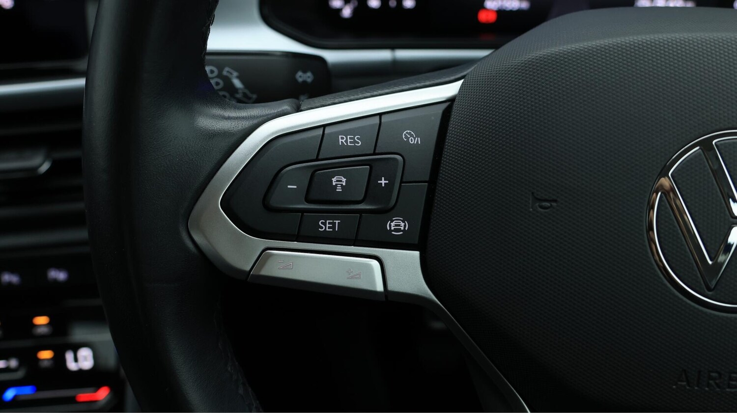 Used Volkswagen T-Roc 2022 for sale - 75977673: Photo 24