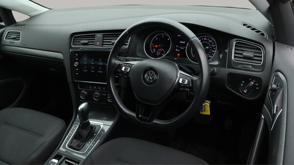 Used Volkswagen Golf 2019 for sale - 76227520: Photo 10