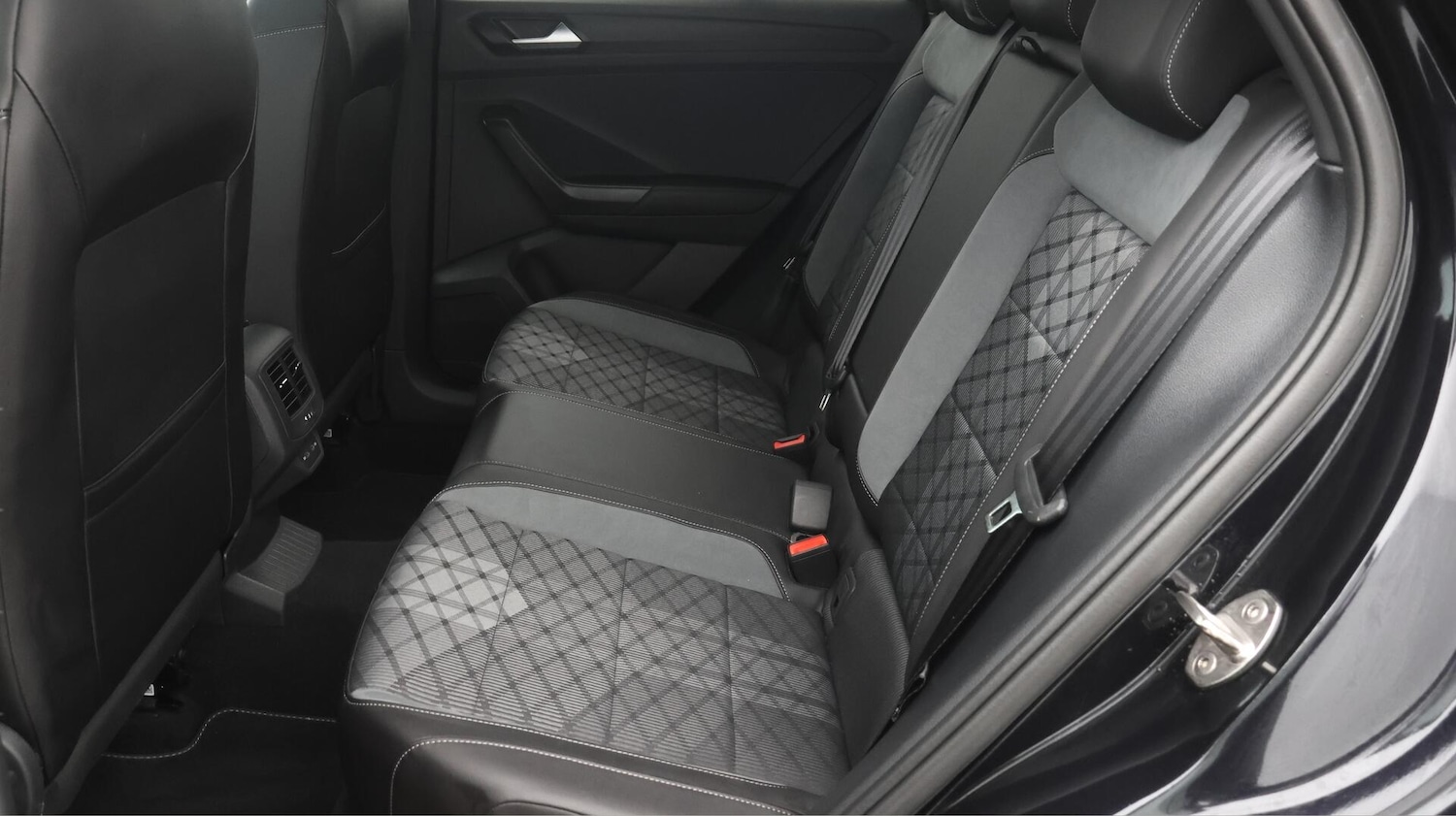 Used Volkswagen T-Roc 2024 for sale - 76550964: Photo 17