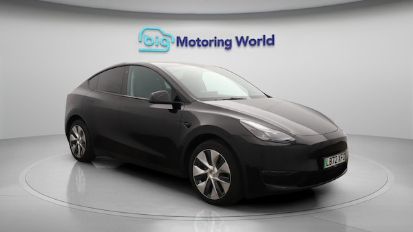 Used Tesla Model Y 2022 for sale - 76269989: Photo 2