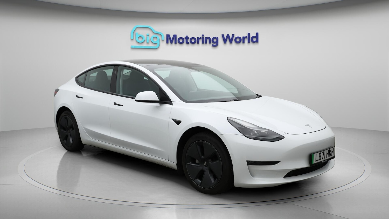 Used Tesla Model 3 2021 for sale - 76572761: Photo 2
