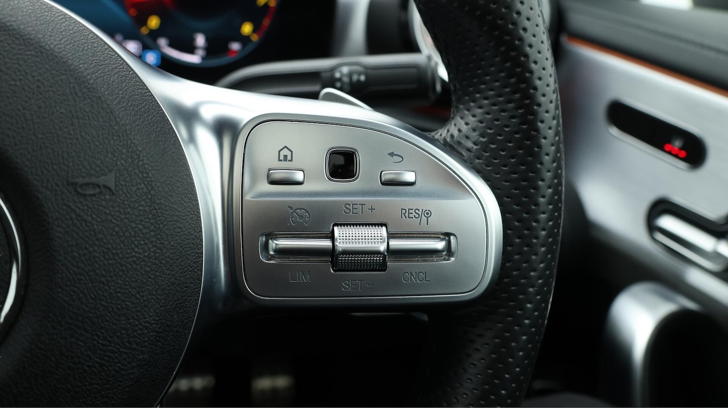 Used Mercedes-Benz CLA 2020 for sale - 76742673: Photo 27