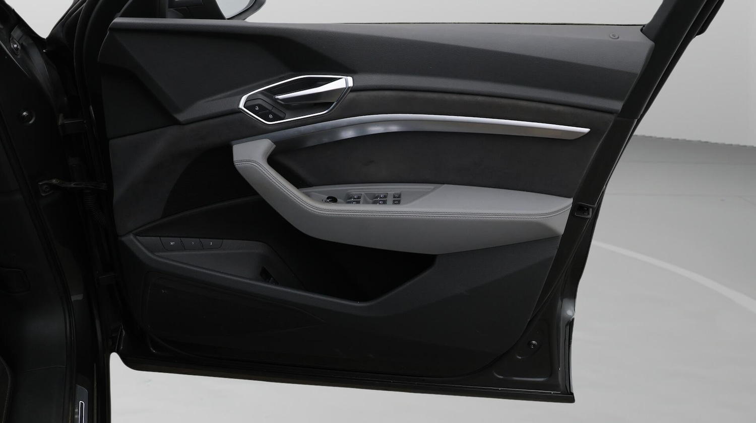 Used Audi e-tron 2021 for sale - 76283372: Photo 16