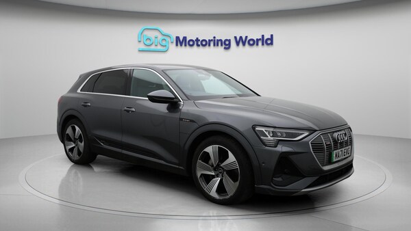 Used Audi e-tron 2021 for sale - 76283372: Photo 2
