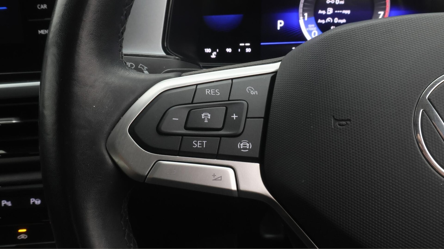 Used Volkswagen T-Roc 2022 for sale - 76688810: Photo 22