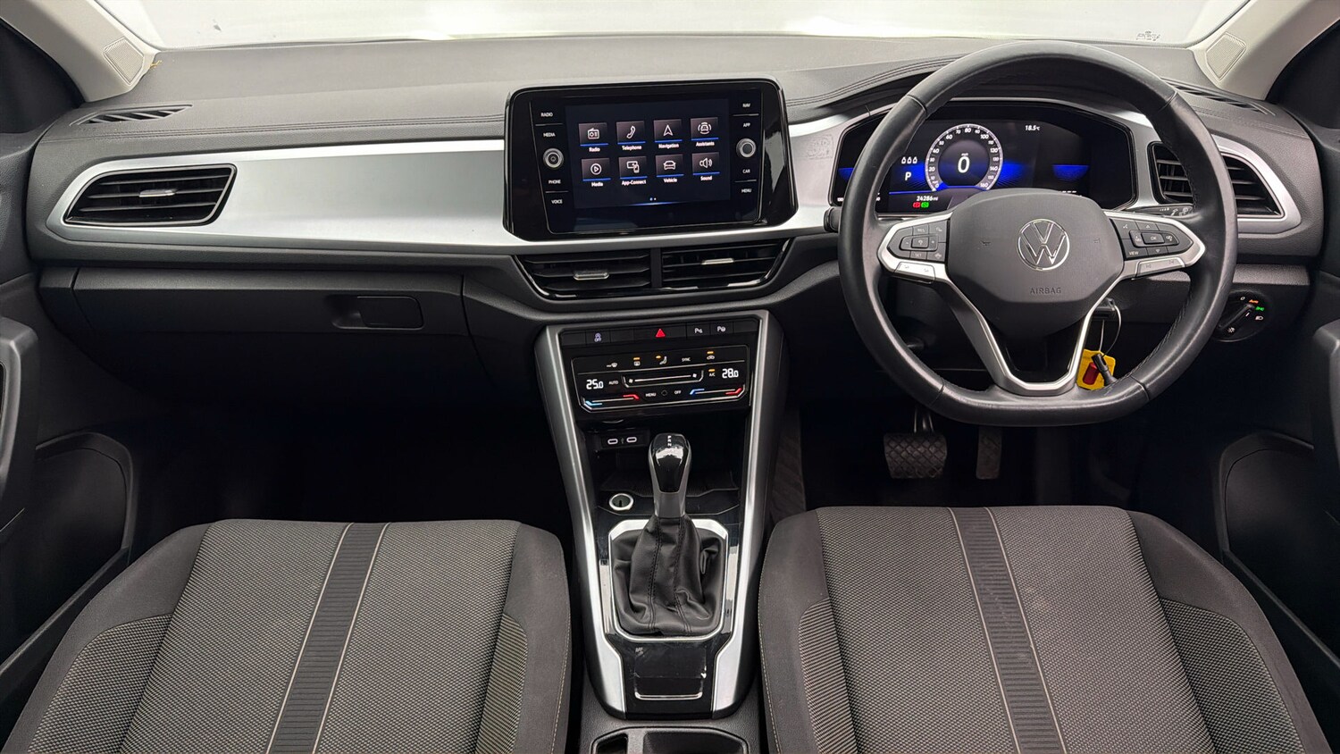 Used Volkswagen T-Roc 2023 for sale - 78159775: Photo 12