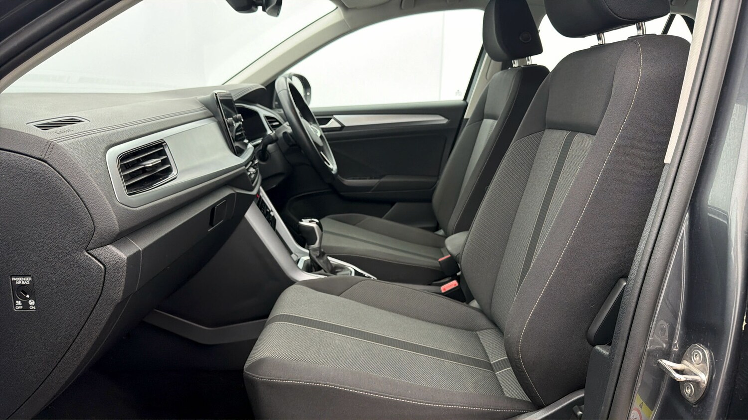 Used Volkswagen T-Roc 2023 for sale - 78159775: Photo 13