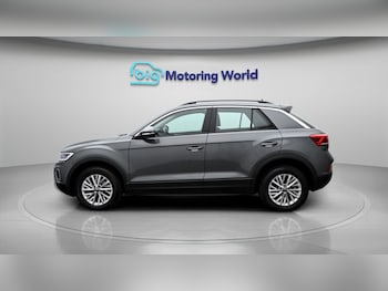 Used Volkswagen T-Roc 2023 for sale - 78159775: Photo