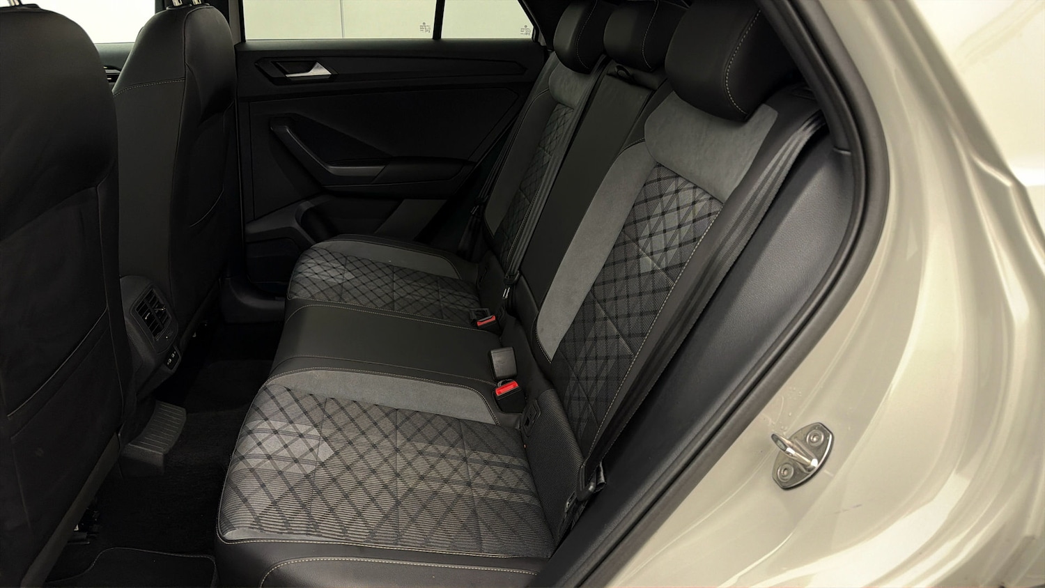 Used Volkswagen T-Roc 2023 for sale - 77961648: Photo 15