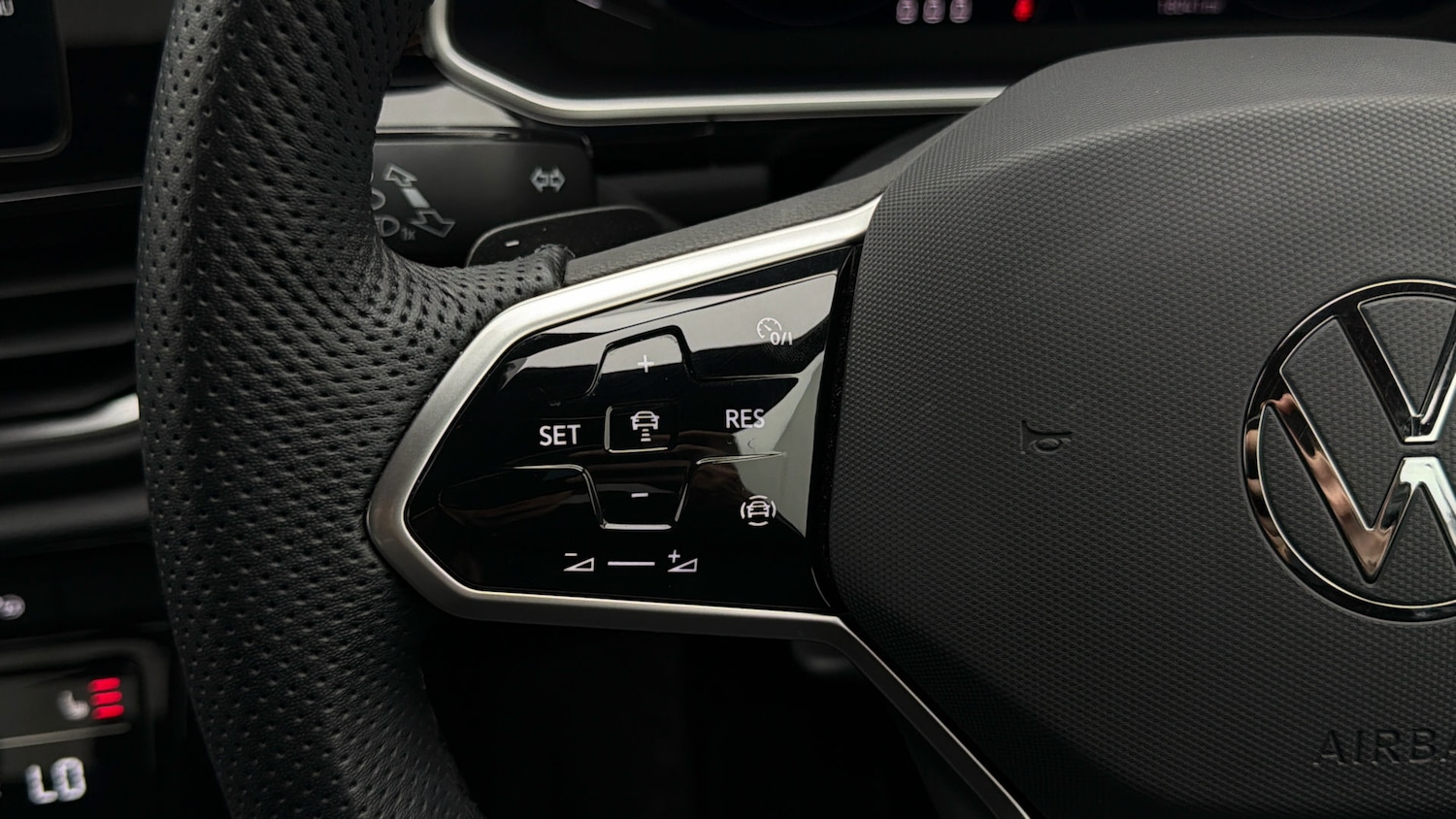 Used Volkswagen T-Roc 2023 for sale - 77961648: Photo 22