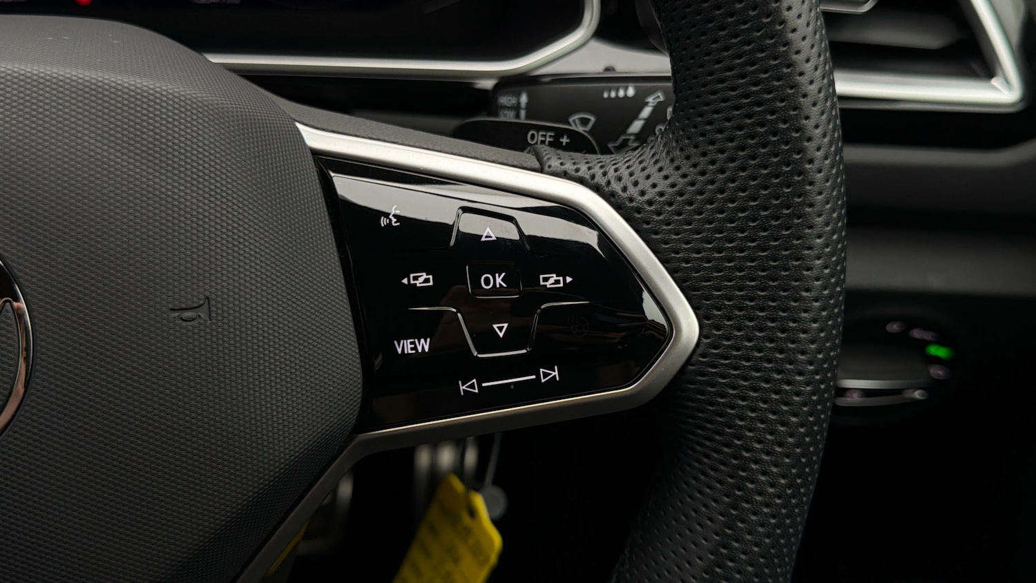 Used Volkswagen T-Roc 2023 for sale - 77961648: Photo 23