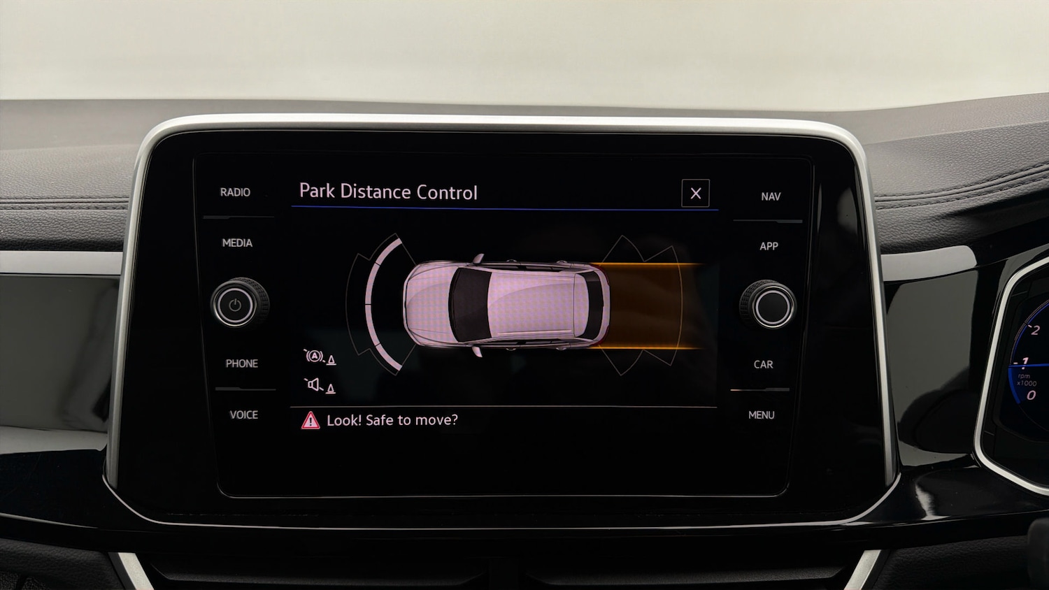 Used Volkswagen T-Roc 2023 for sale - 77961648: Photo 25