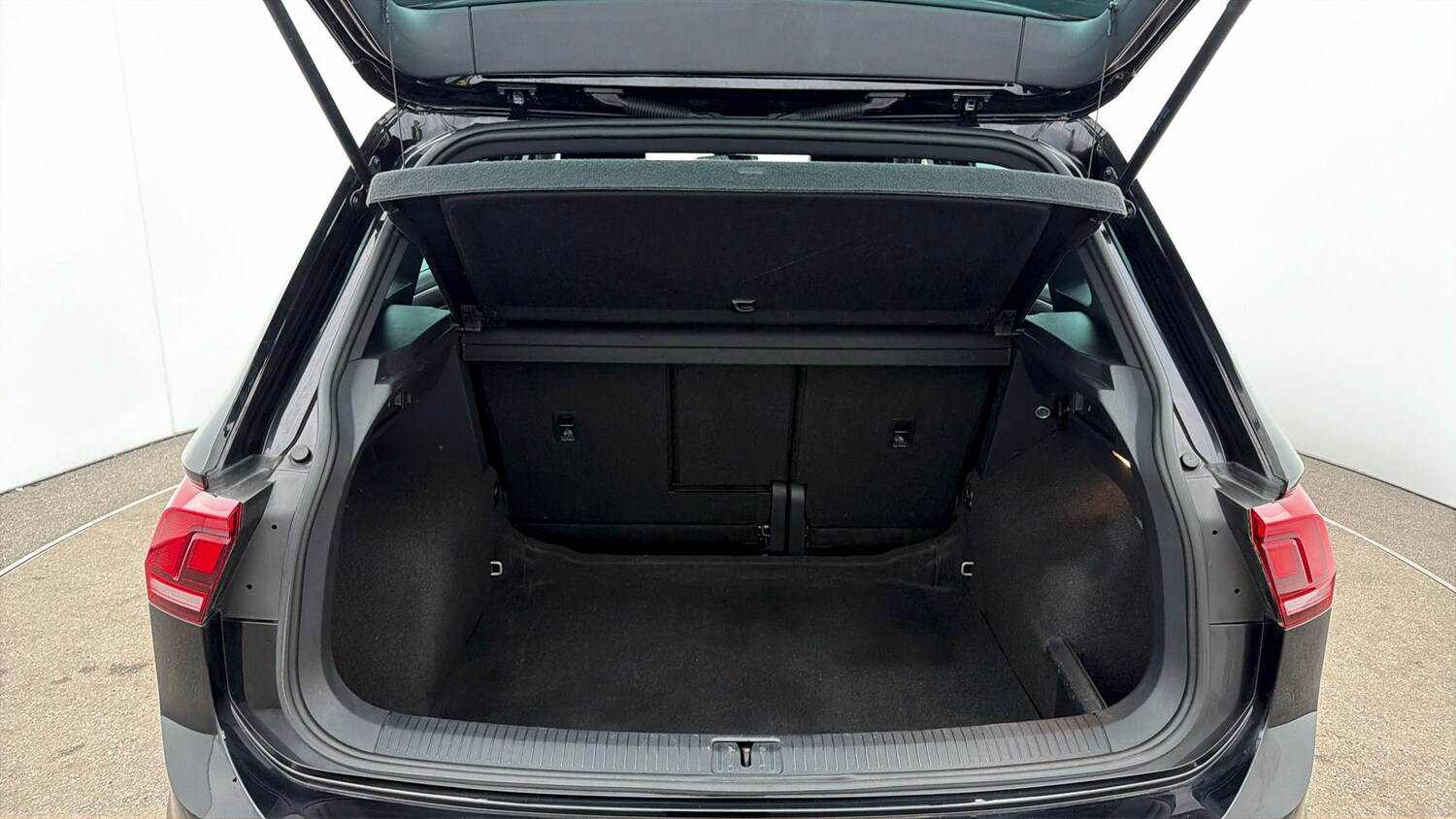 Used Volkswagen Tiguan for sale - 77872366: Photo 16