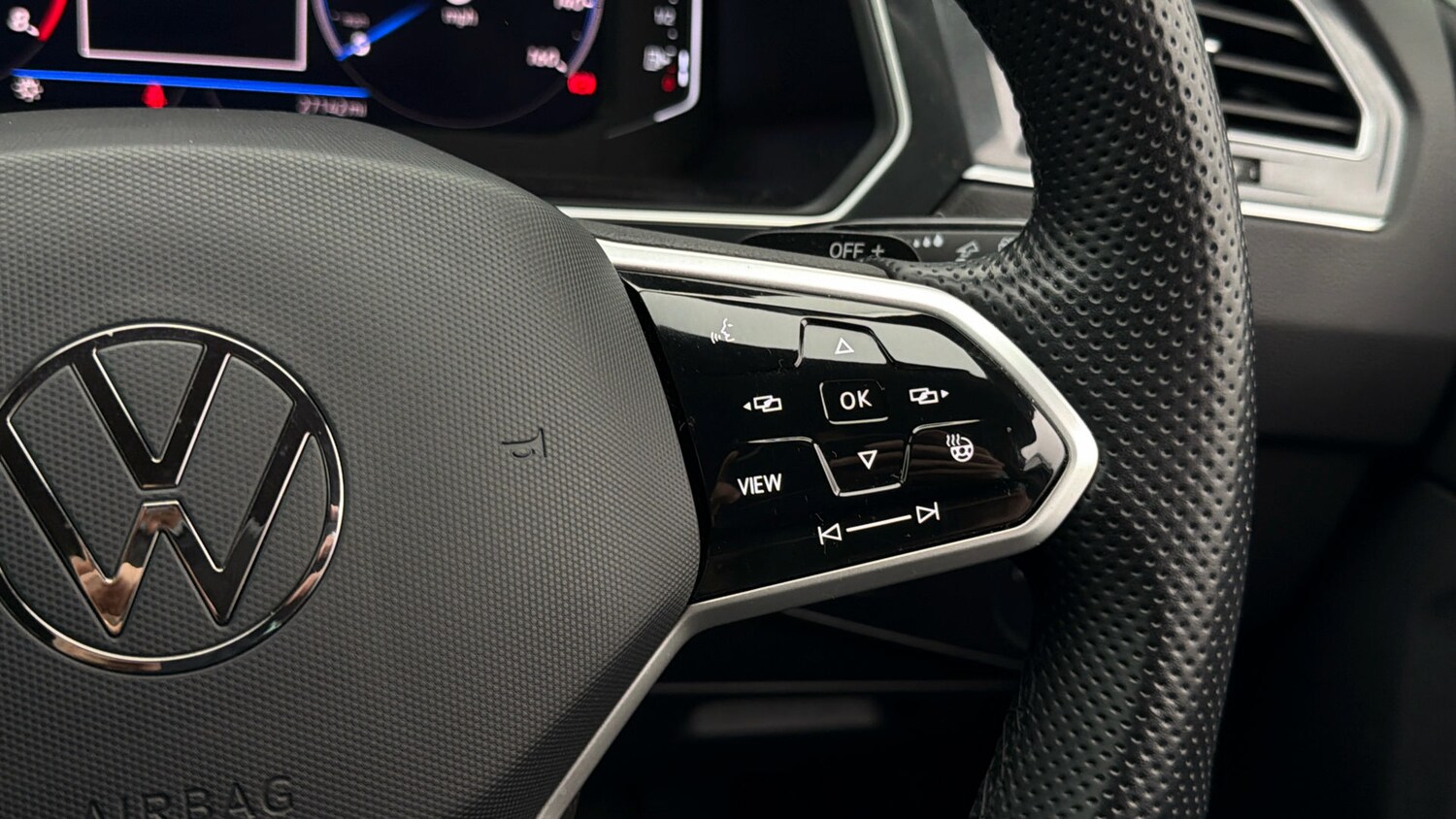 Used Volkswagen Tiguan for sale - 77872366: Photo 24