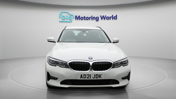 Used BMW 3 Series 2021 for sale - 76336391: Photo 3