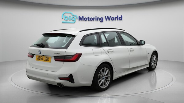 Used BMW 3 Series 2021 for sale - 76336391: Photo 8