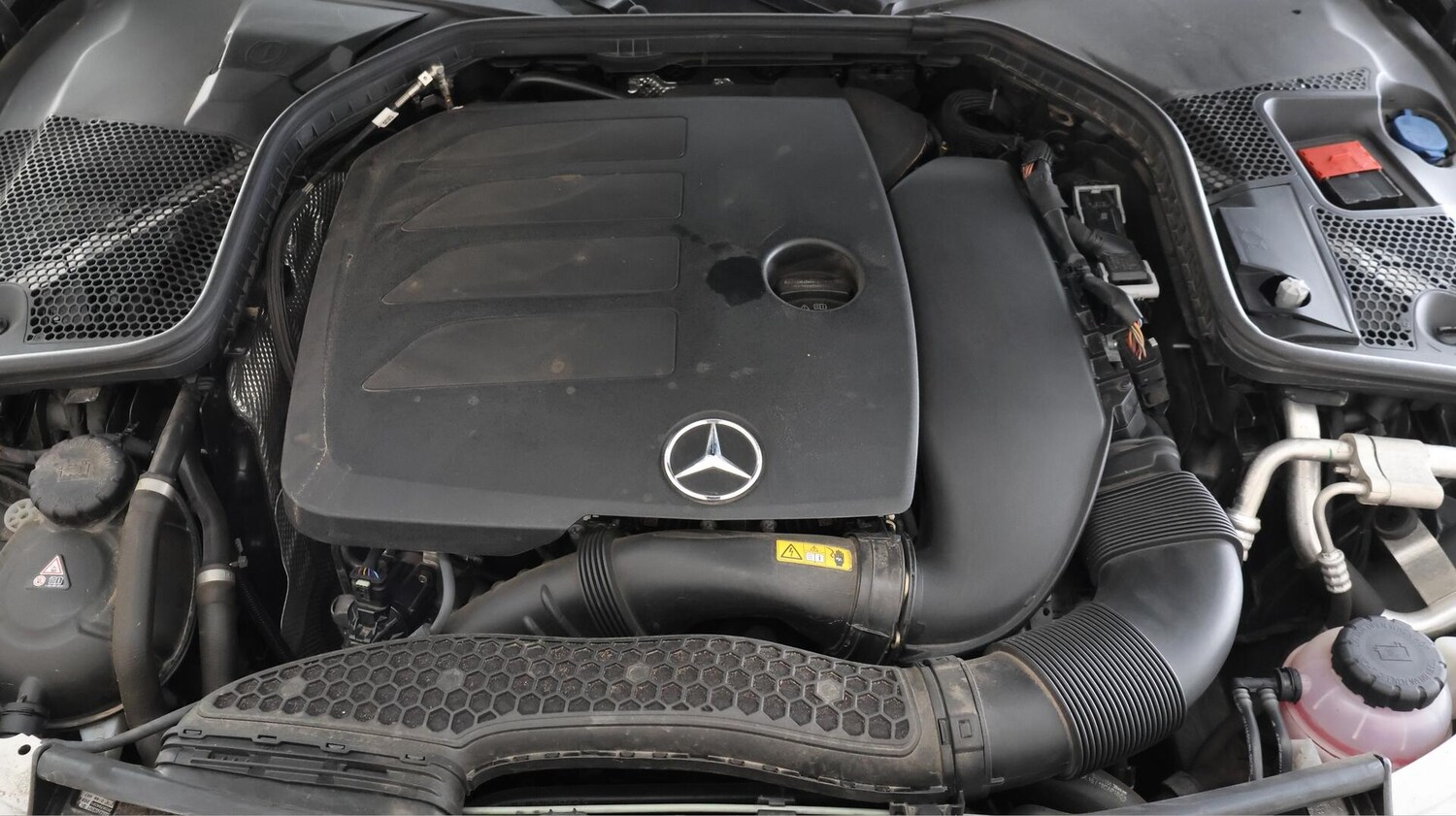 Used Mercedes-Benz C Class 2020 for sale - 76381239: Photo 19
