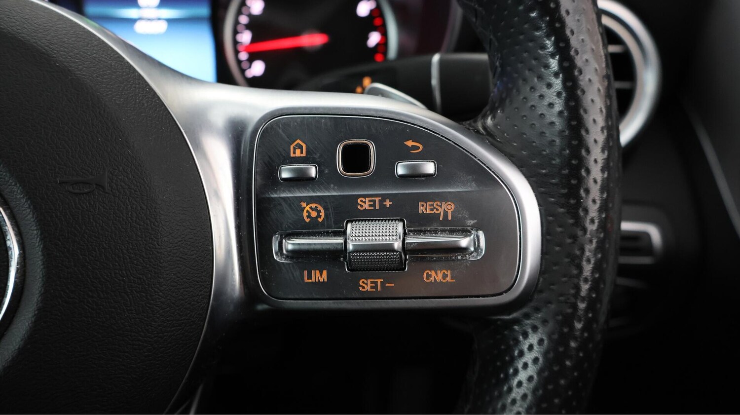 Used Mercedes-Benz C Class 2020 for sale - 76381239: Photo 24
