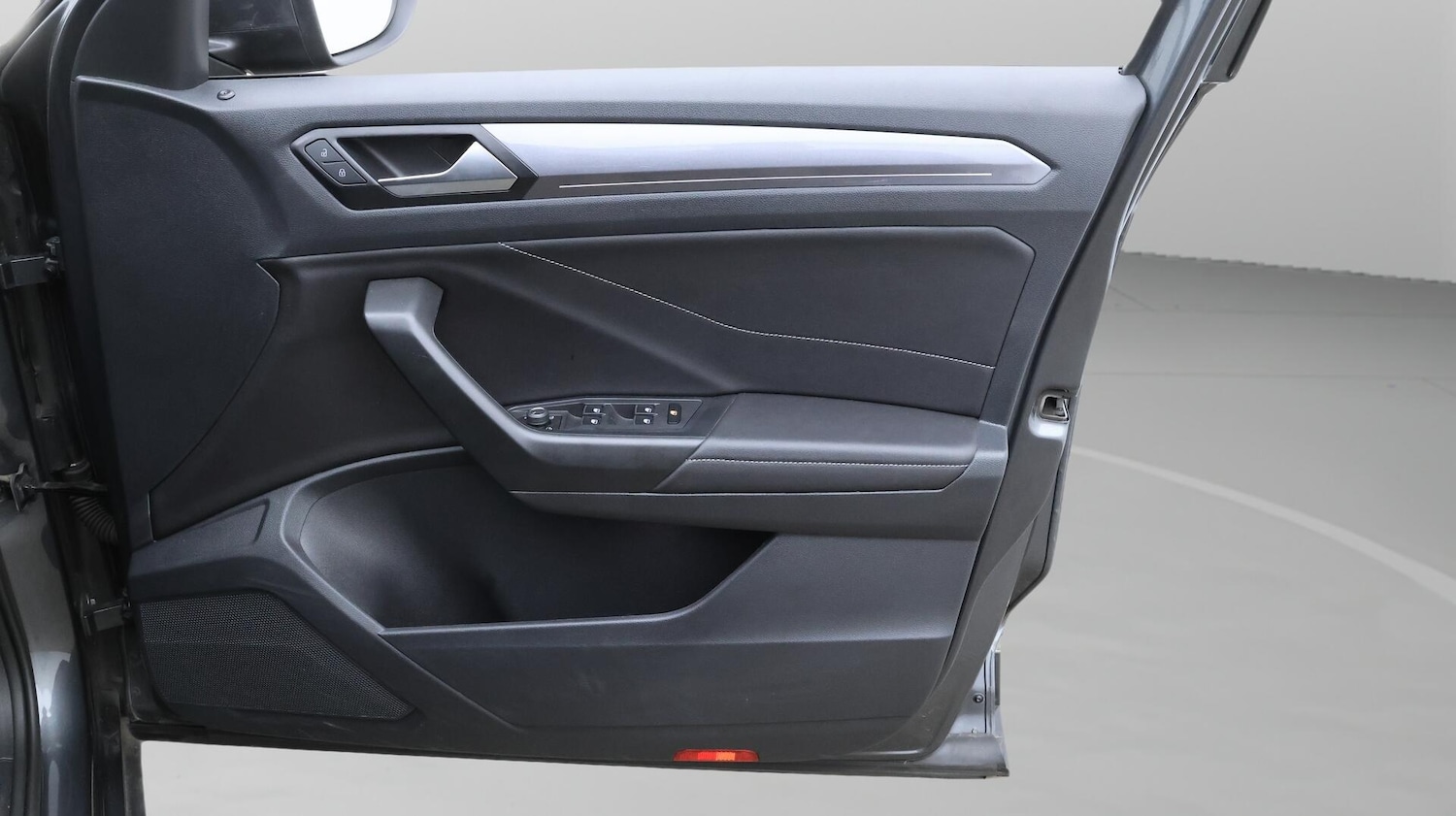 Used Volkswagen T-Roc 2022 for sale - 76408484: Photo 16